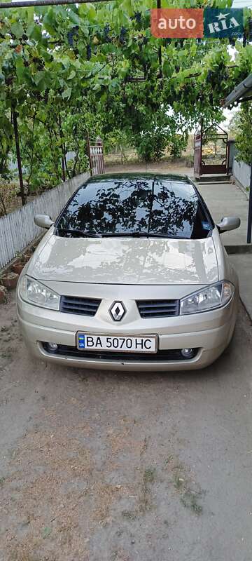 Кабриолет Renault Megane 2004 в Благовещенском