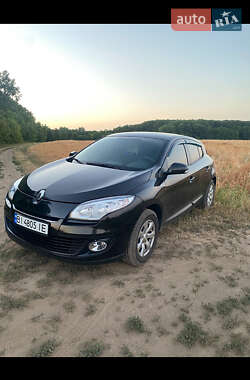 Хэтчбек Renault Megane 2012 в 