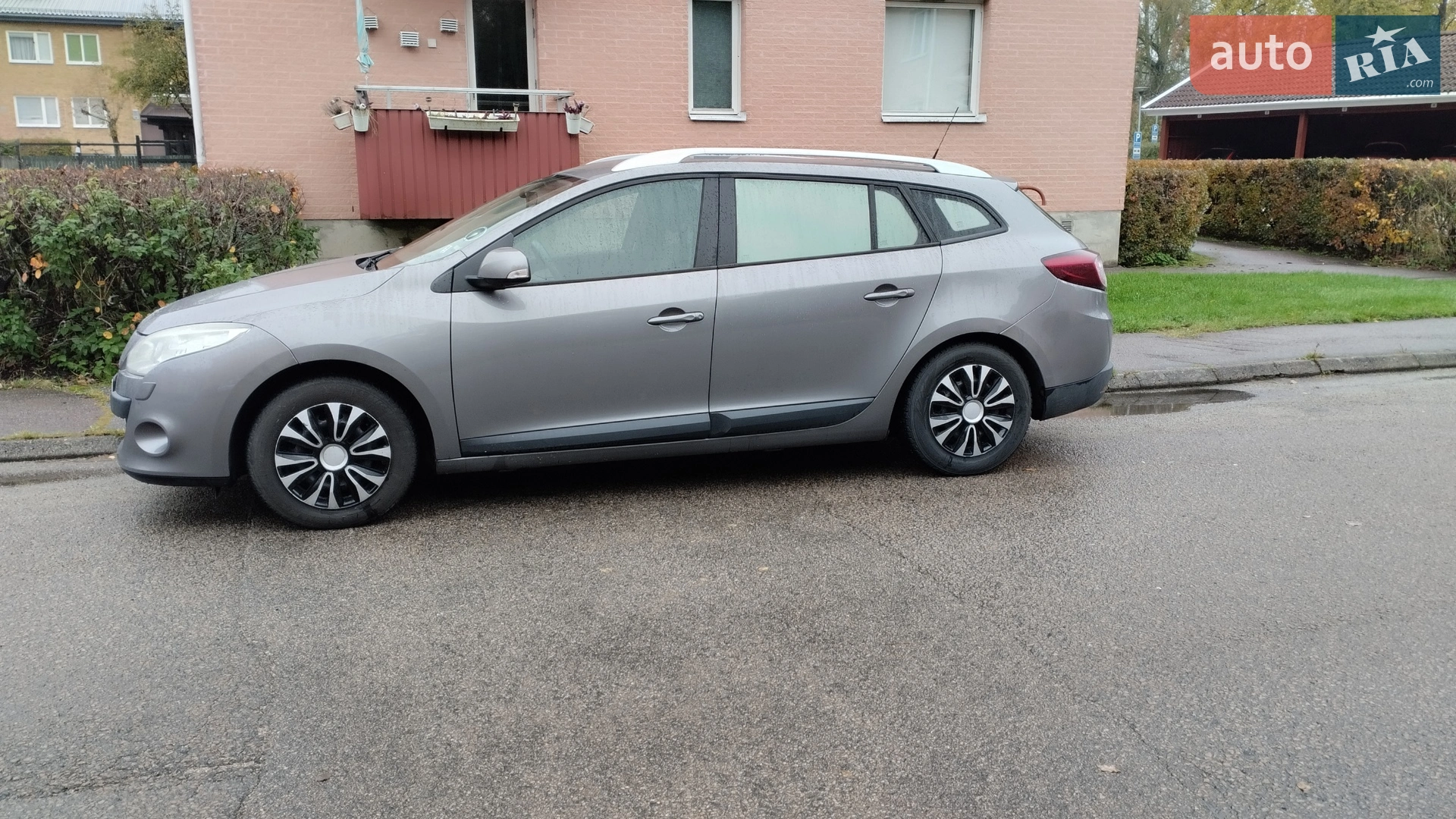 2010 Renault Megane - мініатюра 11