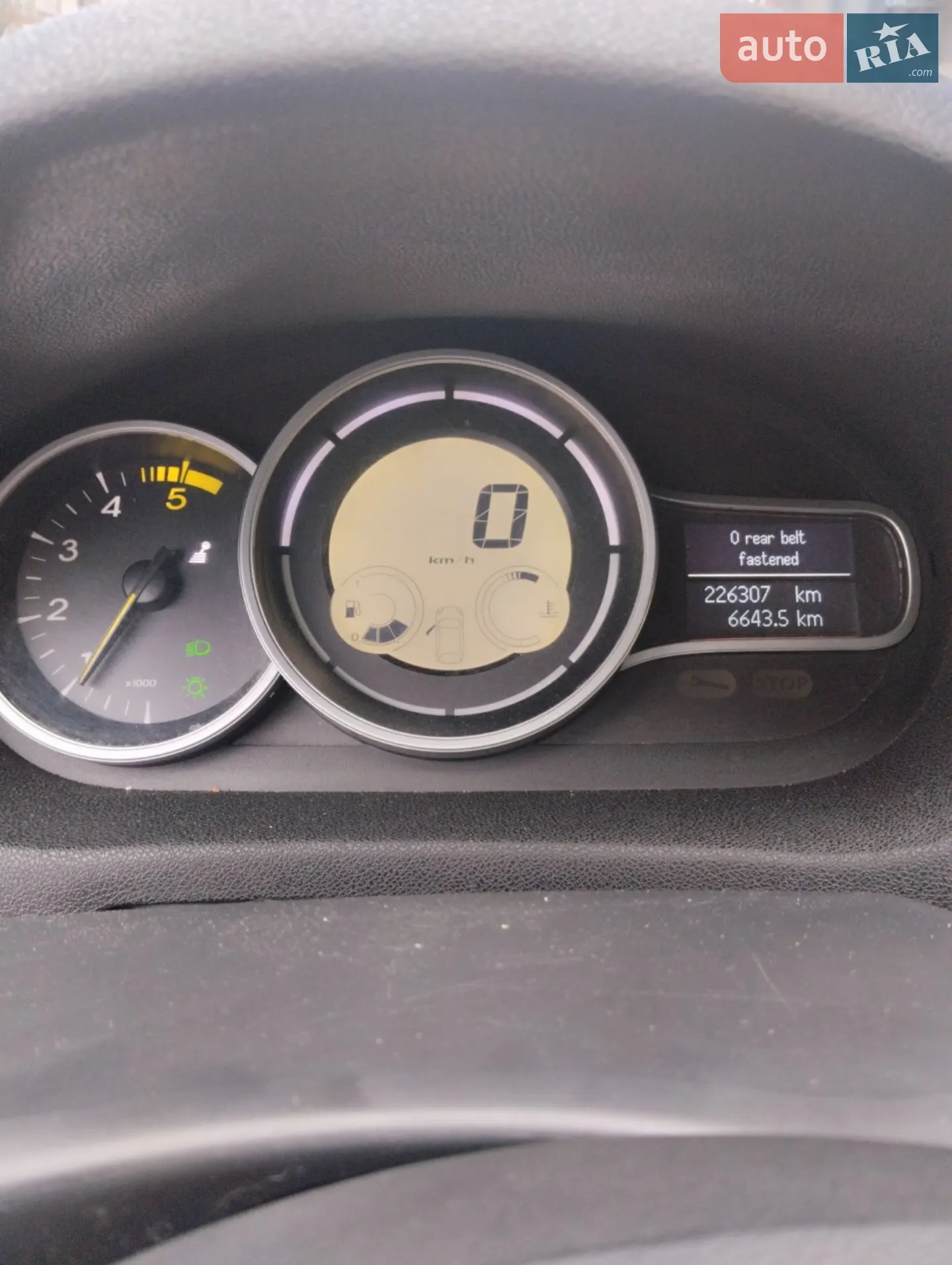 2010 Renault Megane - мініатюра 12