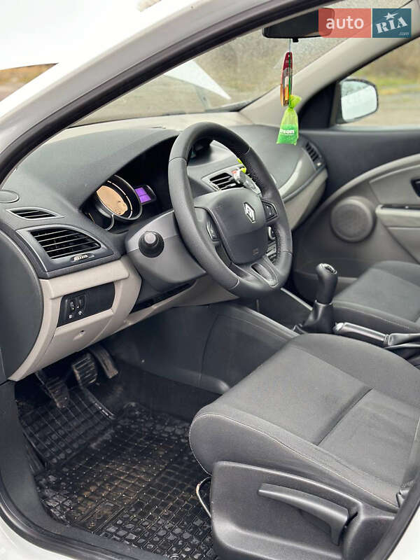 Хетчбек Renault Megane 2012 в Острозі