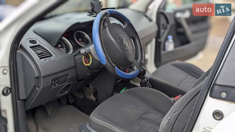 Хетчбек Renault Megane 2005 в Карнаухівці
