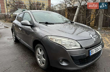 Хэтчбек Renault Megane 2010 в 