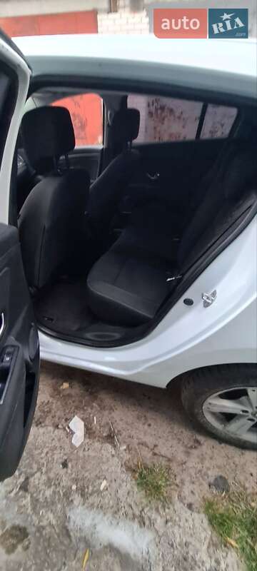 Хэтчбек Renault Megane 2012 в Киеве фото 8 Хэтчбек Renault Megane 2012 в Киеве