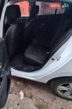 Хэтчбек Renault Megane 2012 в 