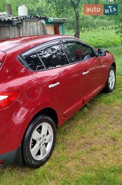Хэтчбек Renault Megane 2010 в 