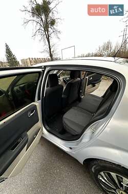 Седан Renault Megane 2004 в 