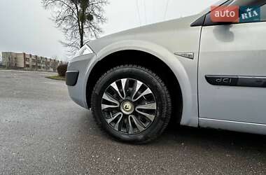 Седан Renault Megane 2004 в 