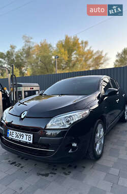 Хетчбек Renault Megane 2011 в 