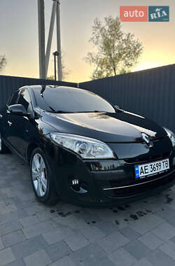 Хетчбек Renault Megane 2011 в 