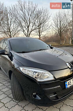 Хетчбек Renault Megane 2011 в 