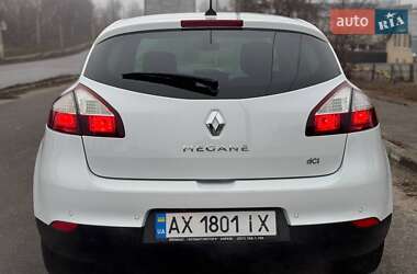 Хэтчбек Renault Megane 2015 в 