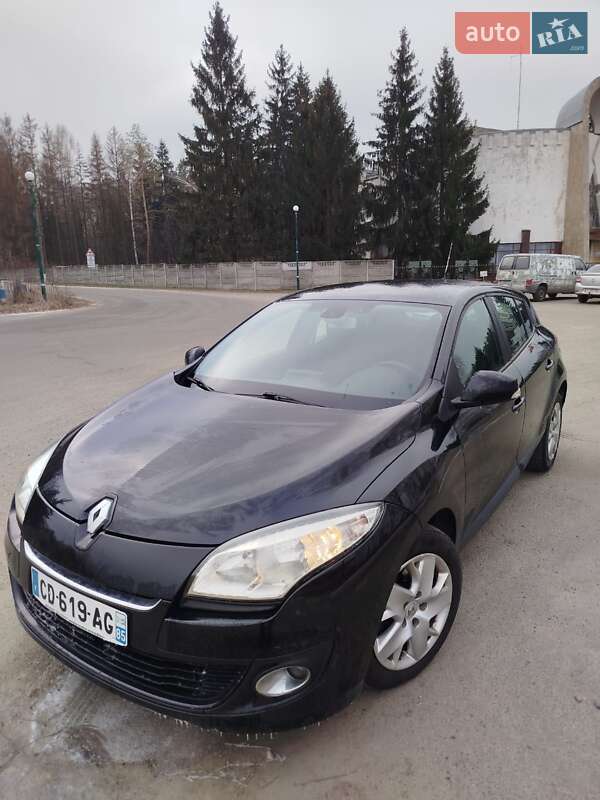 Хэтчбек Renault Megane 2013 в 