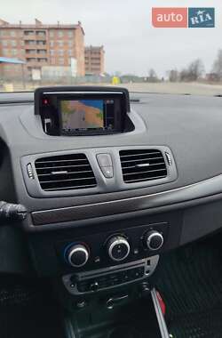 Хэтчбек Renault Megane 2013 в 