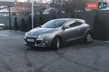 Купе Renault Megane 2010 в 