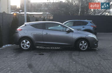 Купе Renault Megane 2010 в 