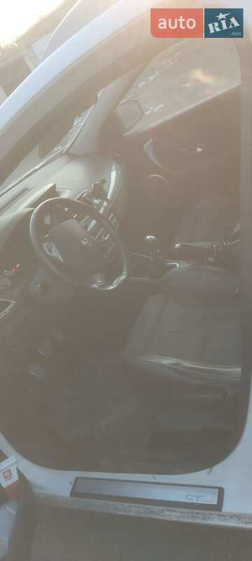 Універсал Renault Megane 2010 в Кам'янському фото 18 Універсал Renault Megane 2010 в Кам'янському