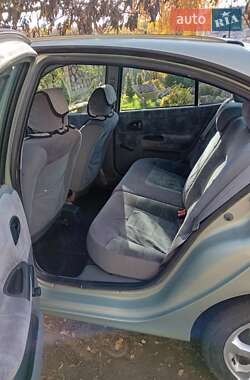 Хэтчбек Renault Megane 2001 в 