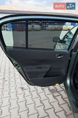 Седан Renault Megane 2004 в Бучаче