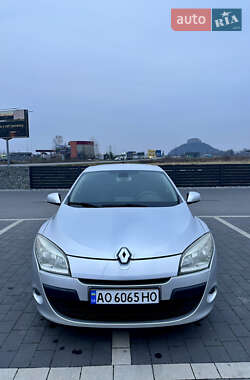 Хэтчбек Renault Megane 2010 в 