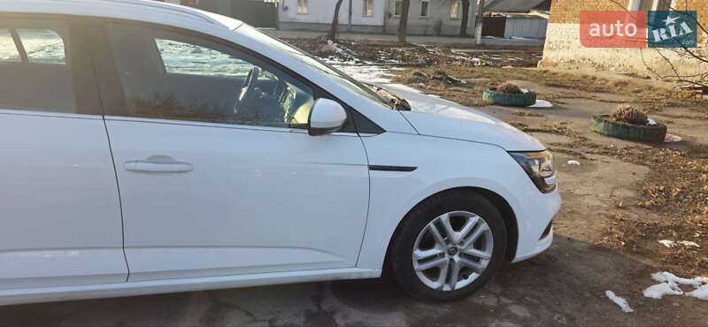 Универсал Renault Megane 2017 в Глухове фото 17 Универсал Renault Megane 2017 в Глухове