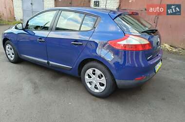 Хэтчбек Renault Megane 2009 в 