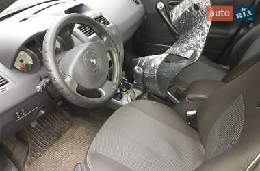 Хэтчбек Renault Megane 2003 в 