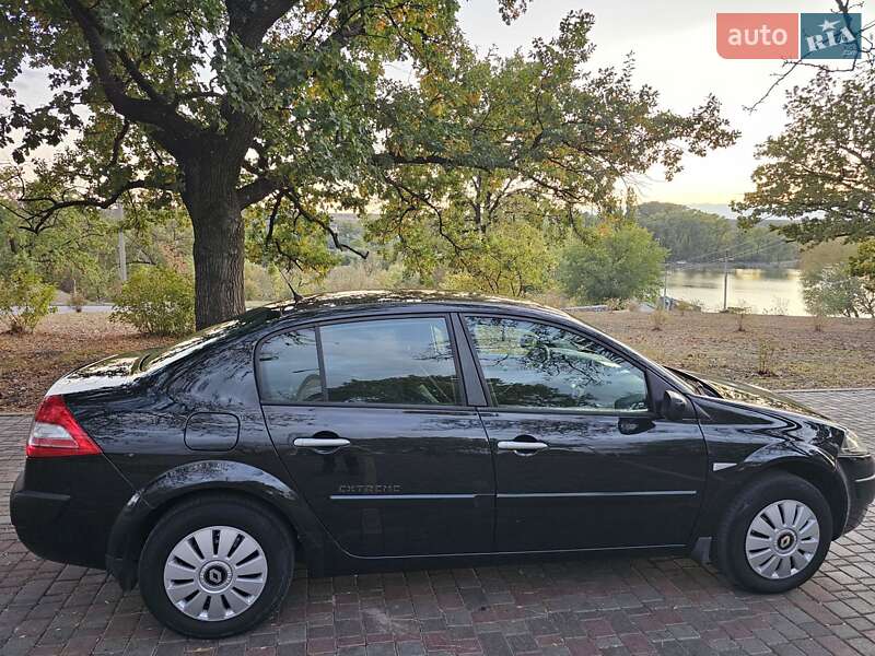 Седан Renault Megane 2009 в Кропивницком