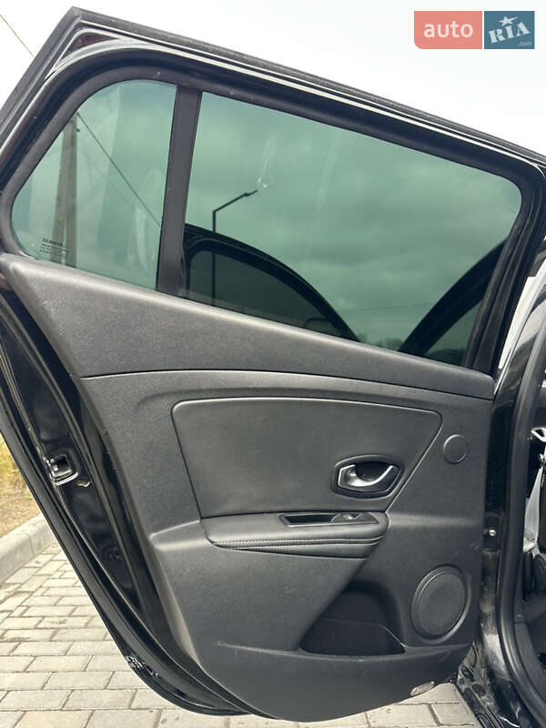 Универсал Renault Megane 2011 в Золочеве фото 22 Универсал Renault Megane 2011 в Золочеве