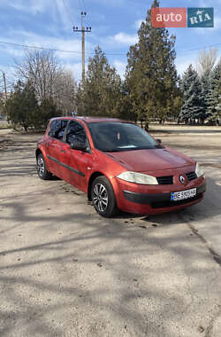 Хэтчбек Renault Megane 2004 в 