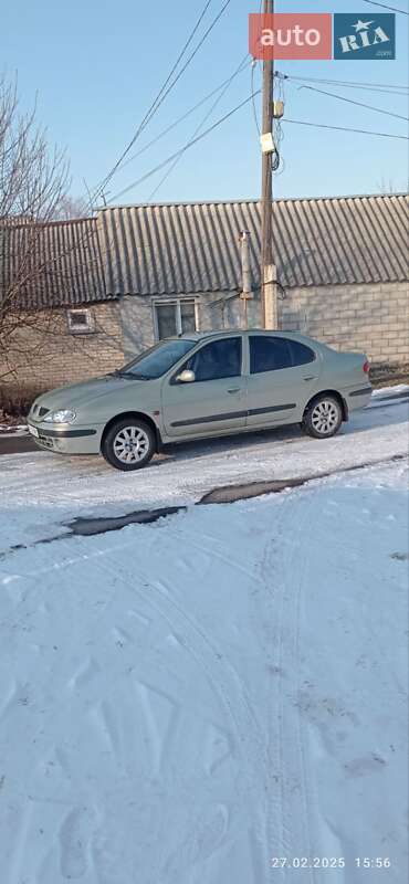 Седан Renault Megane 2002 в Дергачах