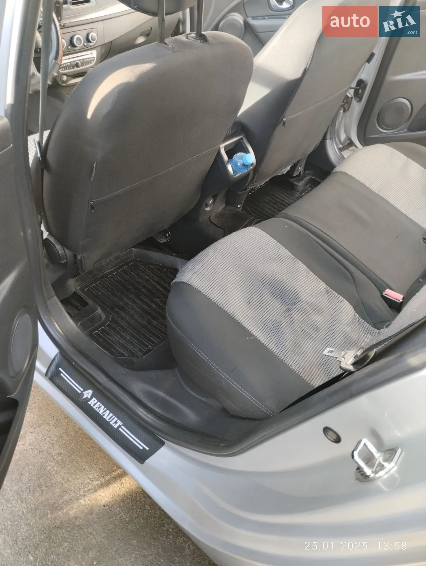 2010 Renault Megane - мініатюра 18