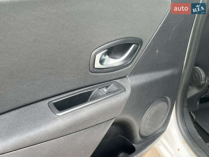 Универсал Renault Megane 2010 в Сарнах фото 13 Универсал Renault Megane 2010 в Сарнах