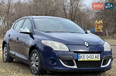 Хэтчбек Renault Megane 2010 в 