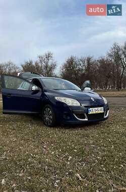 Хэтчбек Renault Megane 2010 в 