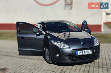 Хетчбек Renault Megane 2012 в 