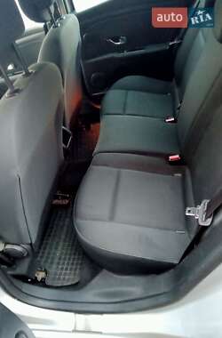 Хэтчбек Renault Megane 2011 в 