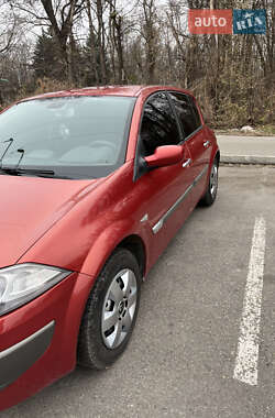 Хэтчбек Renault Megane 2006 в 