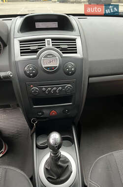 Хэтчбек Renault Megane 2006 в 