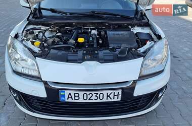 Хэтчбек Renault Megane 2012 в 