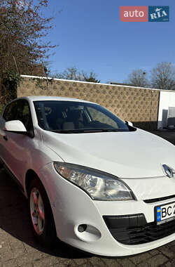 Хетчбек Renault Megane 2011 в 