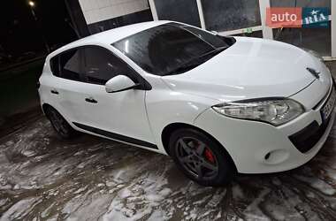 Хэтчбек Renault Megane 2011 в 