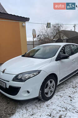 Хэтчбек Renault Megane 2011 в 