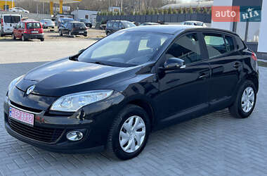 Хэтчбек Renault Megane 2012 в 