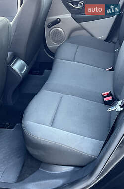 Хэтчбек Renault Megane 2012 в 