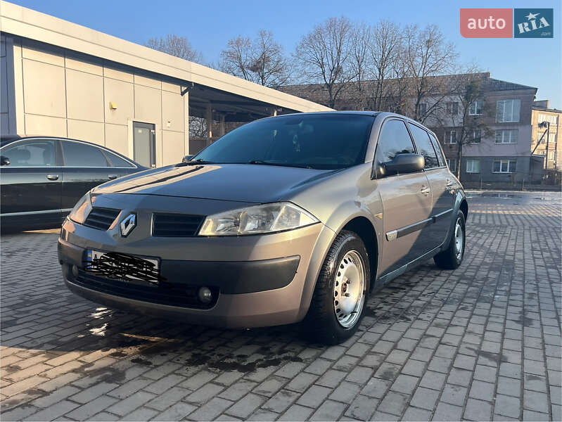 Хэтчбек Renault Megane 2003 в 