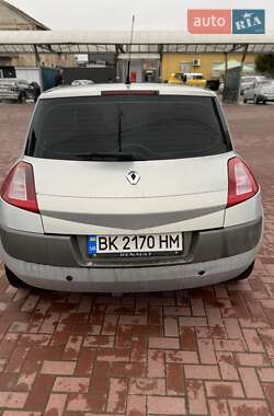 Хэтчбек Renault Megane 2003 в 