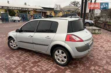 Хэтчбек Renault Megane 2003 в 