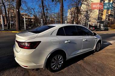 Седан Renault Megane 2018 в 