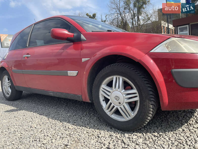 Хетчбек Renault Megane 2004 в Стрию